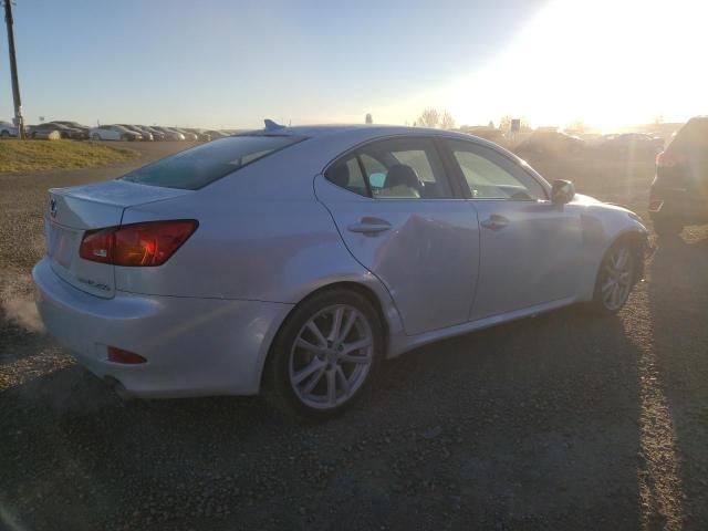 JTHBK262775028476 - 2007 LEXUS IS 250 WHITE photo 3