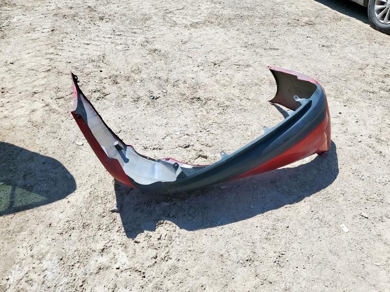 5YFBURHE5JP793742 - 2018 TOYOTA COROLLA L RED photo 12