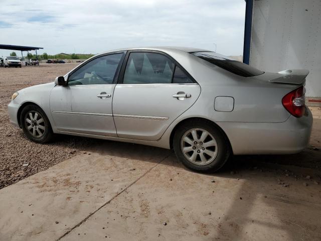 4T1BF30K42U031141 - 2002 TOYOTA CAMRY LE SILVER photo 2