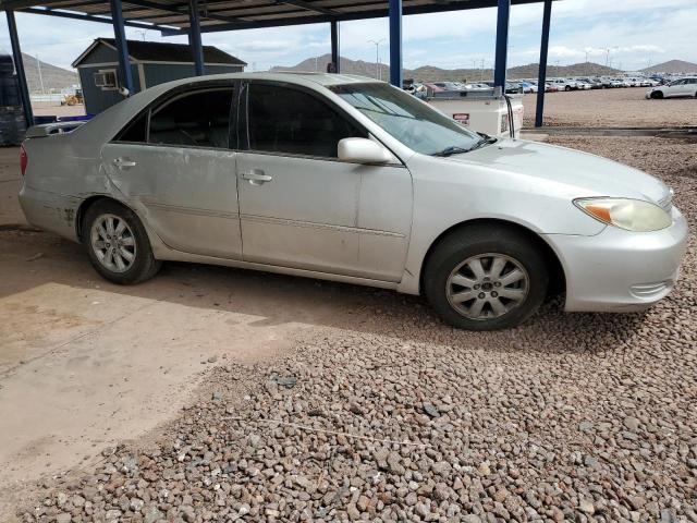 4T1BF30K42U031141 - 2002 TOYOTA CAMRY LE SILVER photo 4