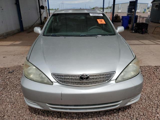 4T1BF30K42U031141 - 2002 TOYOTA CAMRY LE SILVER photo 5