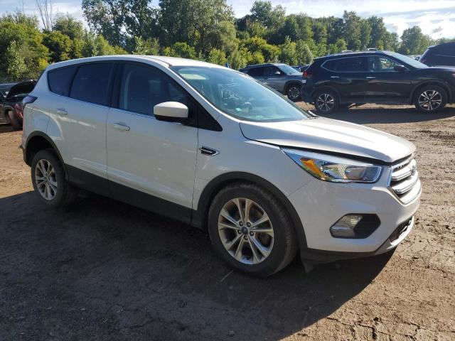 1FMCU0GD0HUE70863 - 2017 FORD ESCAPE SE WHITE photo 4