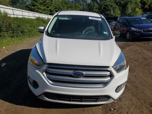 1FMCU0GD0HUE70863 - 2017 FORD ESCAPE SE WHITE photo 5