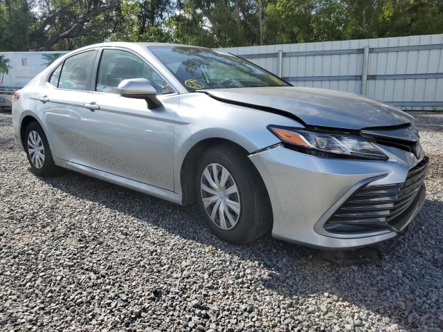 4T1C31AK1NU583409 - 2022 TOYOTA CAMRY LE SILVER photo 4