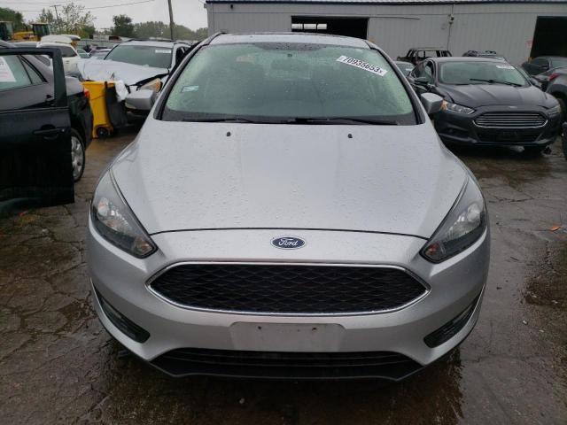 1FADP3H22HL256936 - 2017 FORD FOCUS SEL SILVER photo 5