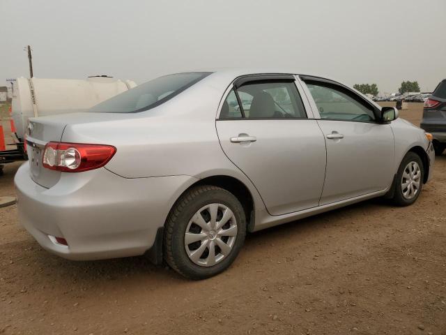 2T1BU4EE6DC083082 - 2013 TOYOTA COROLLA BASE Srebrny zdjęcie 3