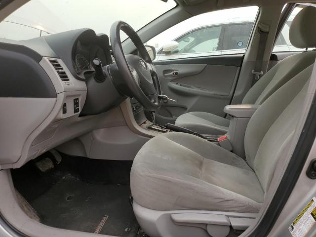 2T1BU4EE6DC083082 - 2013 TOYOTA COROLLA BASE Srebrny zdjęcie 7