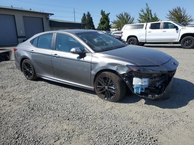 4T1DAACK9SU534882 - 2025 TOYOTA CAMRY XSE ნაცრისფერი ფოტო 4