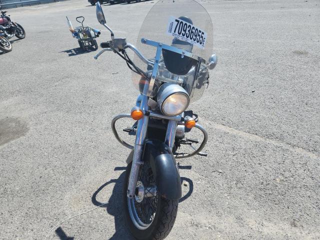 JH2RC44312M611362 - 2002 HONDA VT750 CDA შავი ფოტო 2