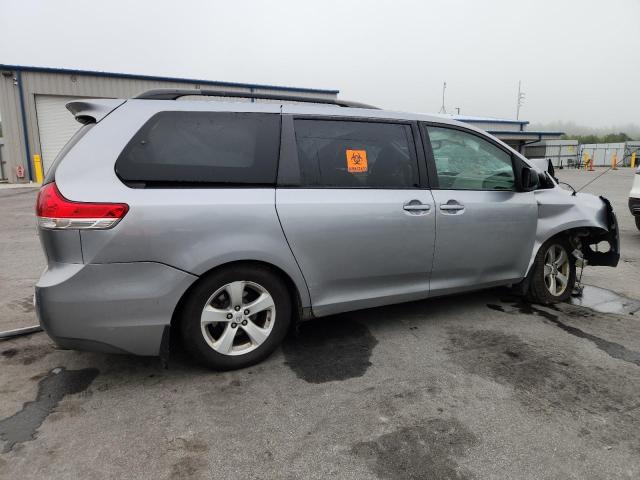 5TDKK3DC6CS276547 - 2012 TOYOTA SIENNA LE ვერცხლისფერი ფოტო 3