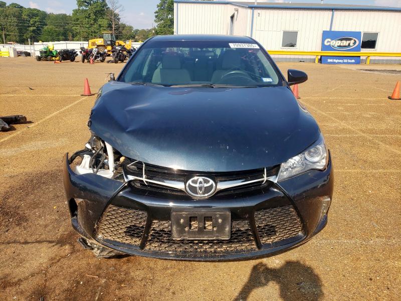 4T1BF1FK1HU352557 - 2017 TOYOTA CAMRY LE BLUE photo 5