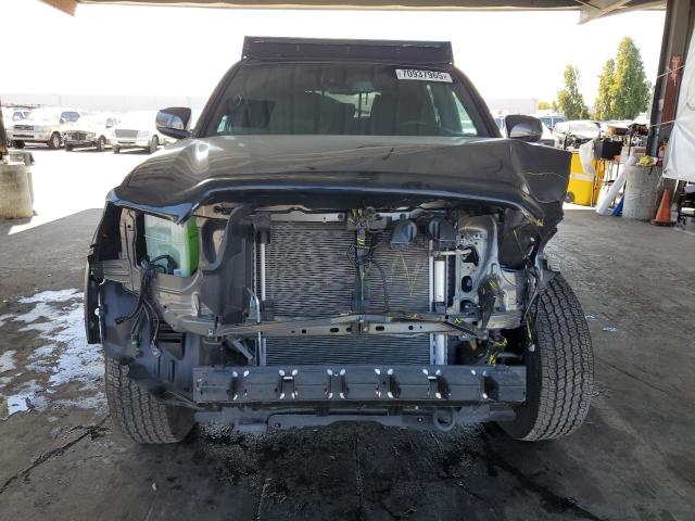 3TYCZ5AN7PT174864 - 2023 TOYOTA TACOMA DOUBLE CAB 灰色 照片 5