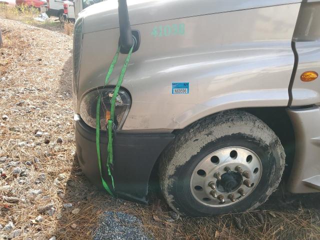 3AKJGLD54GSBT5742 - 2016 FREIGHTLINER CASCADIA 1 TAN photo 9