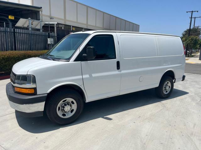 1GCWGAFP2M1207828 - 2021 CHEVROLET EXPRESS G2 WHITE photo 2