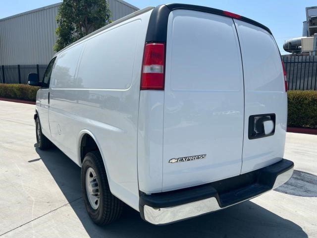 1GCWGAFP2M1207828 - 2021 CHEVROLET EXPRESS G2 WHITE photo 3