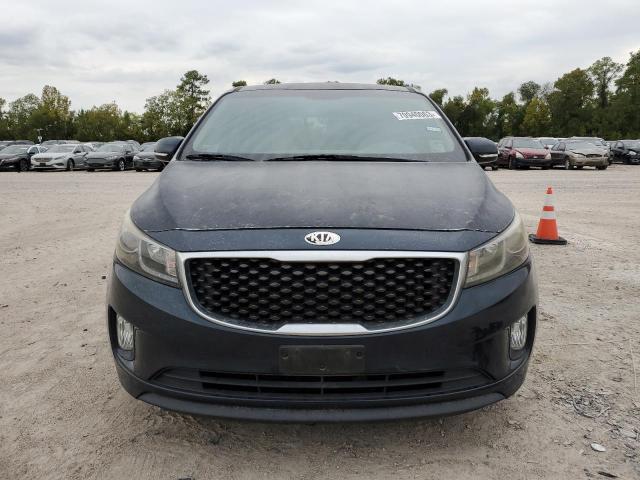 KNDMC5C10F6021821 - 2015 KIA SEDONA EX BLUE photo 5