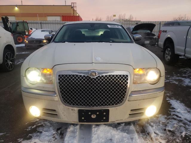 2C3KA63H48H295271 - 2008 CHRYSLER 300 C WHITE photo 5