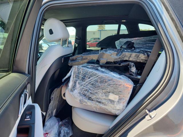 5UX43EU05R9U35507 - 2024 BMW X5 XDRIVE50E SILVER photo 11