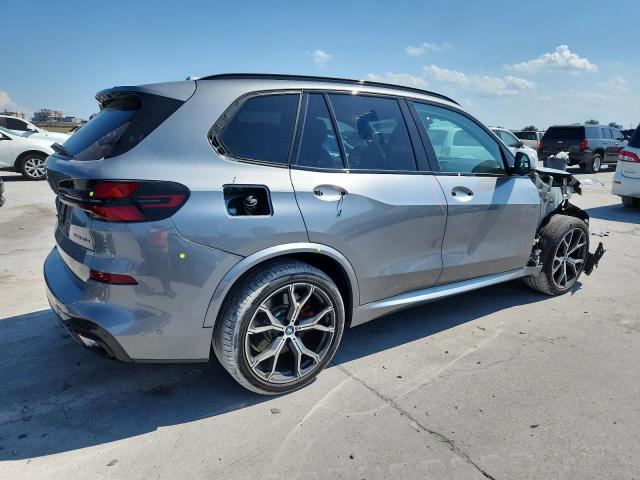 5UX43EU05R9U35507 - 2024 BMW X5 XDRIVE50E SILVER photo 3