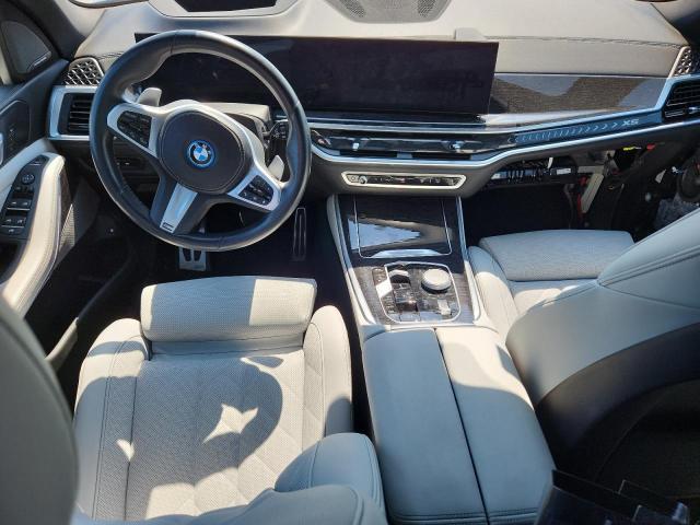 5UX43EU05R9U35507 - 2024 BMW X5 XDRIVE50E SILVER photo 8