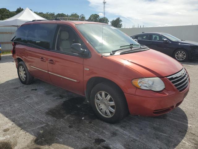 2A4GP54L16R702381 - 2006 CHRYSLER TOWN & COU TOURING ORANGE photo 4
