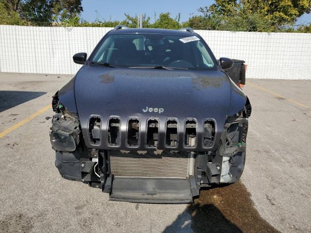 1C4PJMCB9HW582009 - 2017 JEEP CHEROKEE LATITUDE Grau Foto 5