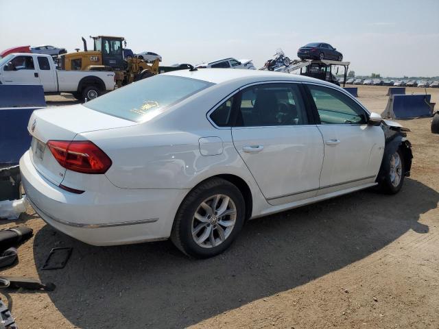 1VWAT7A3XGC051072 - 2016 VOLKSWAGEN PASSAT S WHITE photo 3