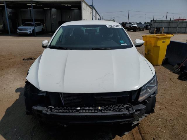 1VWAT7A3XGC051072 - 2016 VOLKSWAGEN PASSAT S WHITE photo 5