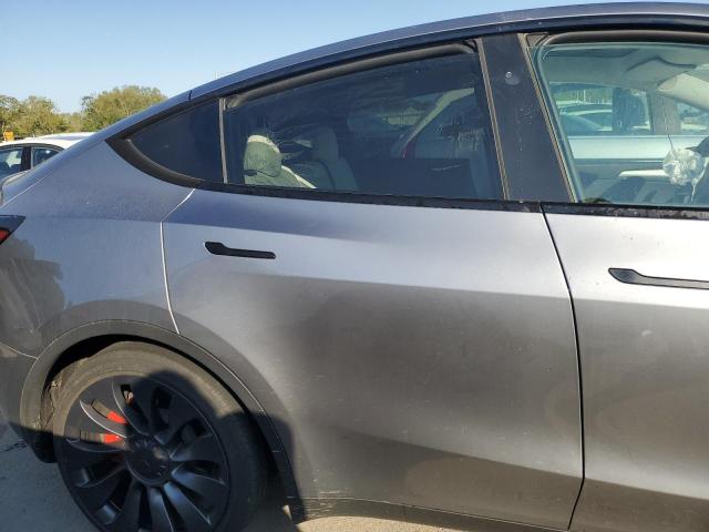 7SAYGDEF7RA288973 - 2024 TESLA MODEL Y GRAY photo 10