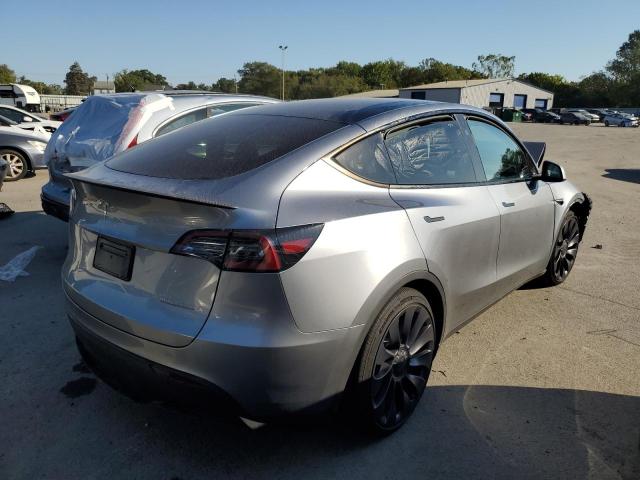 7SAYGDEF7RA288973 - 2024 TESLA MODEL Y GRAY photo 3