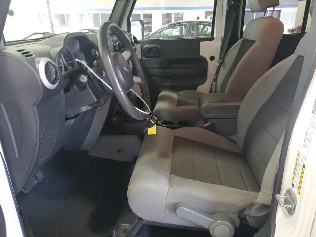 1J4BA5H14AL228688 - 2010 JEEP WRANGLER U SAHARA Ağ foto 7