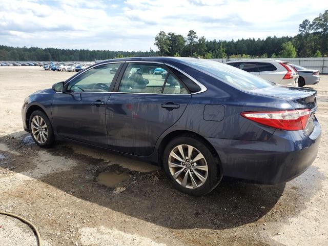 4T1BF1FK3HU791615 - 2017 TOYOTA CAMRY LE BLUE photo 2