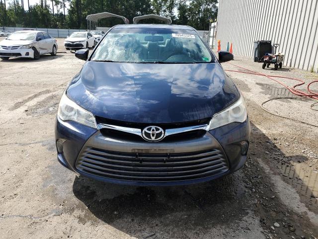 4T1BF1FK3HU791615 - 2017 TOYOTA CAMRY LE BLUE photo 5