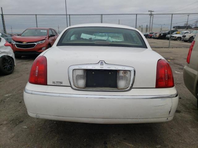 1LNFM81W4WY661357 - 1998 LINCOLN TOWN CAR EXECUTIVE WHITE photo 6
