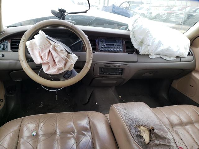 1LNFM81W4WY661357 - 1998 LINCOLN TOWN CAR EXECUTIVE WHITE photo 8