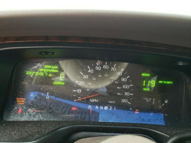 1LNFM81W4WY661357 - 1998 LINCOLN TOWN CAR EXECUTIVE WHITE photo 9