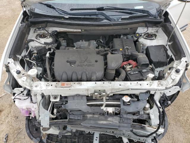 JA4AZ3A37KZ039245 - 2019 MITSUBISHI OUTLANDER SE თეთრი ფოტო 12