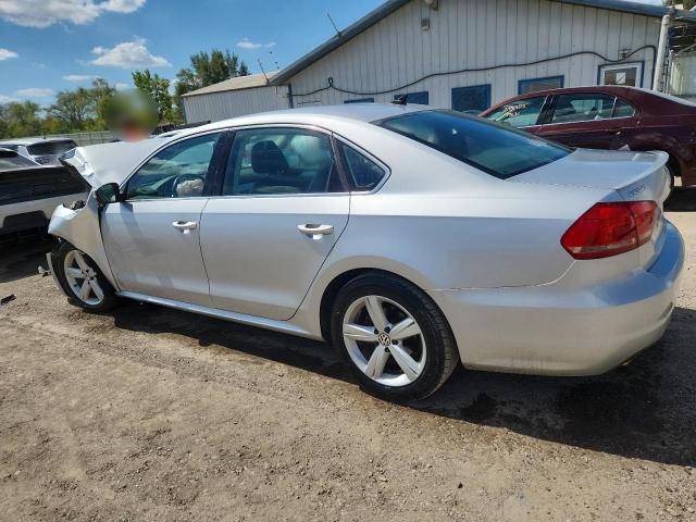 1VWBP7A37DC039773 - 2013 VOLKSWAGEN PASSAT SE SILVER photo 2