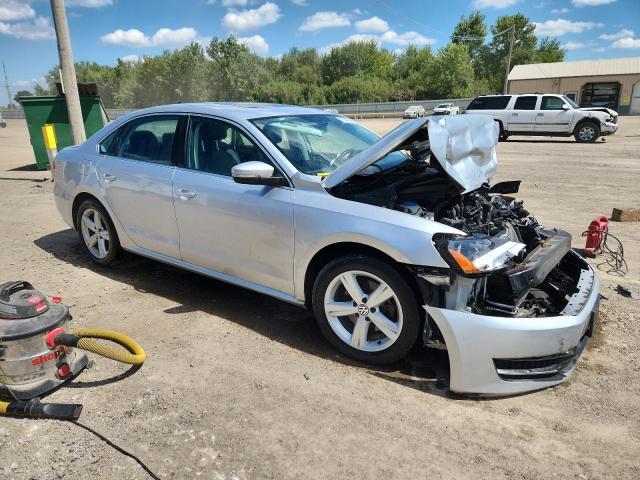 1VWBP7A37DC039773 - 2013 VOLKSWAGEN PASSAT SE SILVER photo 4