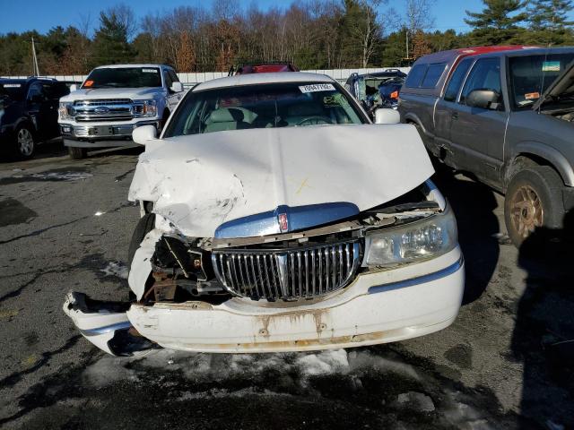 1LNHM81W62Y616794 - 2002 LINCOLN TOWN CAR EXECUTIVE WHITE photo 5