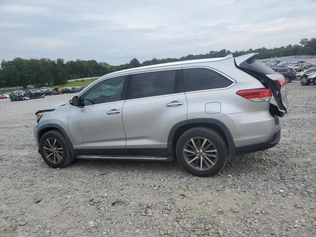 5TDJZRFH2KS613314 - 2019 TOYOTA HIGHLANDER SE 银色 照片 2