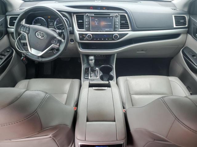 5TDJZRFH2KS613314 - 2019 TOYOTA HIGHLANDER SE 银色 照片 8