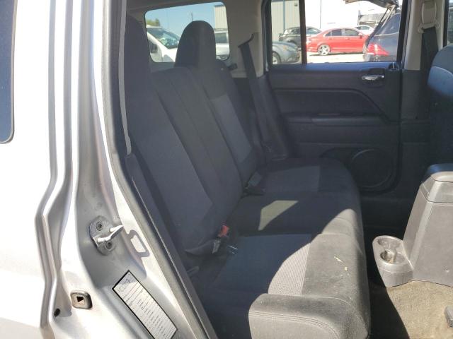 1C4NJRBB0ED569596 - 2014 JEEP PATRIOT SPORT SILVER photo 11