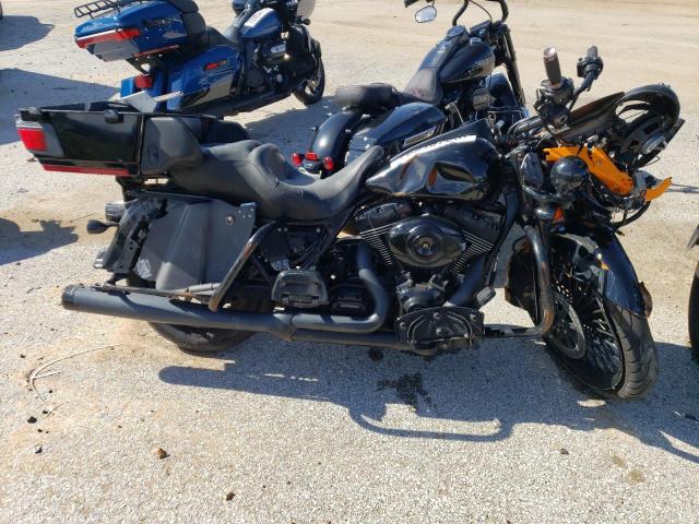 1HD1FCW126Y607059 - 2006 HARLEY-DAVIDSON FLHTCUI 黑色 照片 9