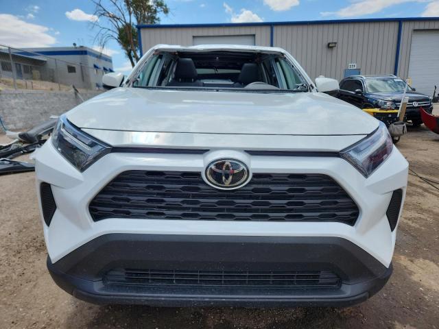 2T3W1RFVXRW351635 - 2024 TOYOTA RAV4 XLE WHITE photo 5
