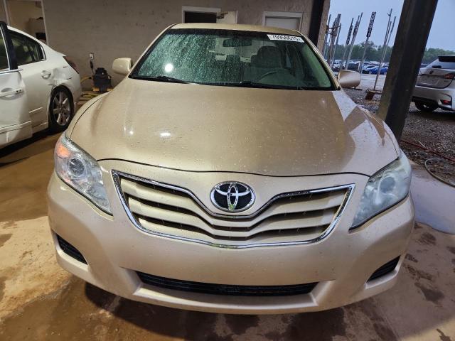 4T1BF3EK2BU694331 - 2011 TOYOTA CAMRY BASE GOLD photo 5