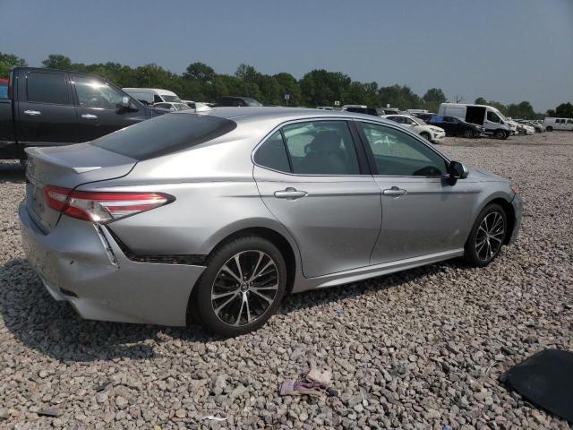 4T1G11AK8LU895277 - 2020 TOYOTA CAMRY SE SILVER photo 3