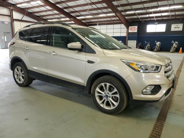 1FMCU9HD9JUB02240 - 2018 FORD ESCAPE SEL ბეჟი ფოტო 4