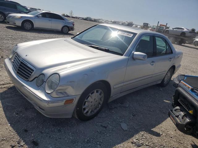 2001 MERCEDES-BENZ E 320, 