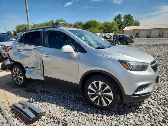 KL4CJESM7NB521892 - 2022 BUICK ENCORE PREFERRED SILVER photo 4
